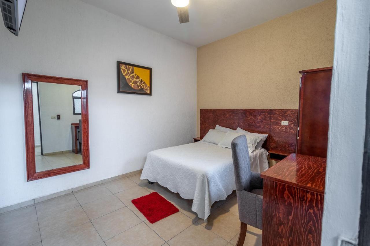 Hotel Casa Garatusa Yuriria Εξωτερικό φωτογραφία