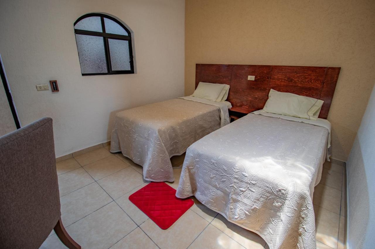 Hotel Casa Garatusa Yuriria Εξωτερικό φωτογραφία